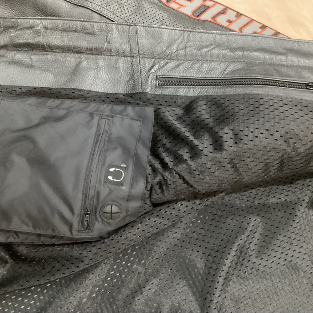 Harley-Davidson Men’s Black & Gray Leather Motorcycle Jacket - Picture 12 of 12